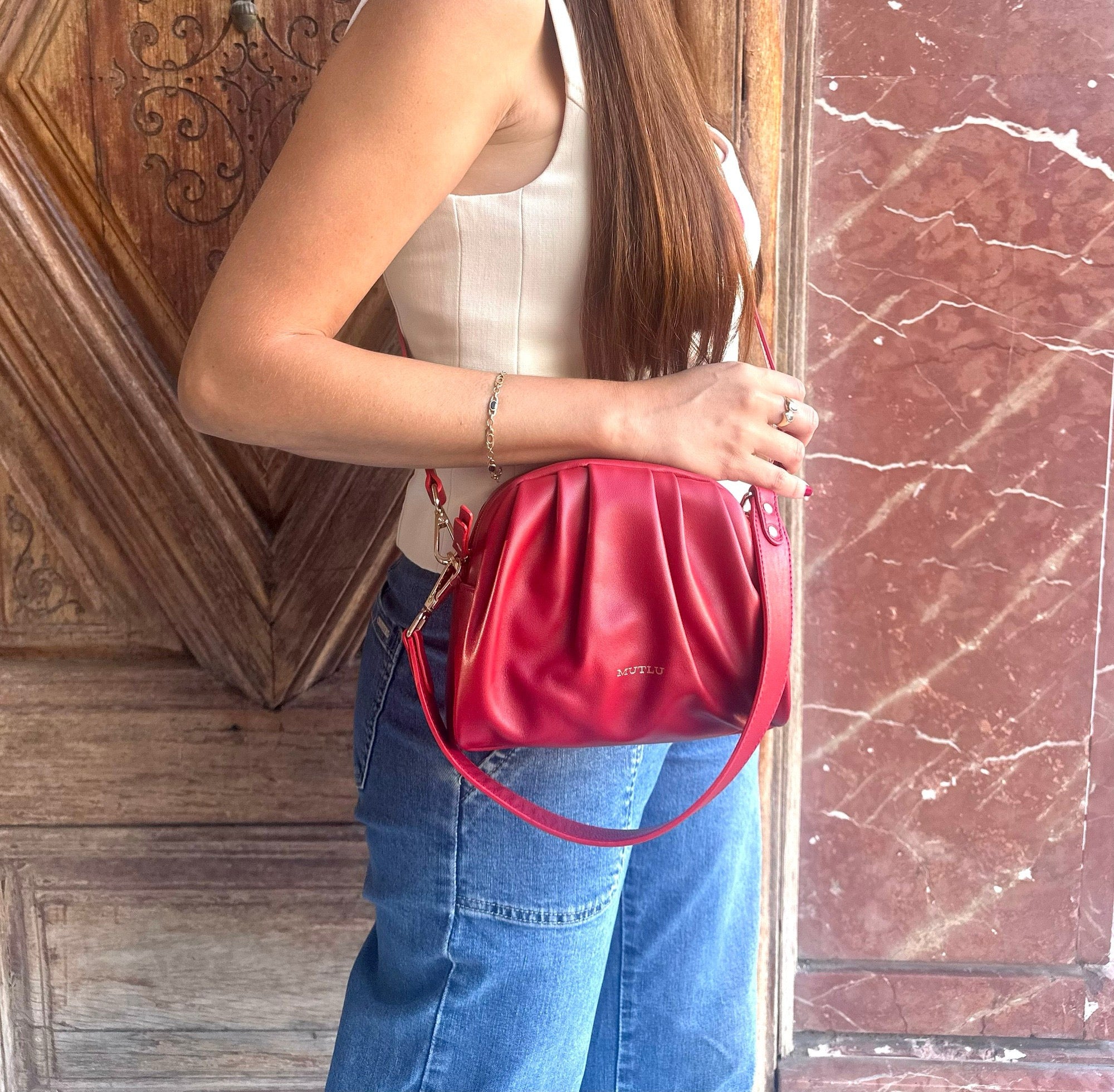 MARTI ROJO (correa larga ajustable + asa corta)